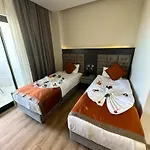 Golden Rock Hotel&spa Готель 4*