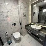 Готель Golden Rock Hotel&spa