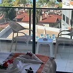 Готель Golden Rock Hotel&spa 4*
