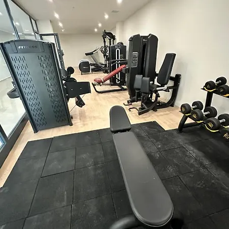 מלון Golden Rock Hotel&spa סייד