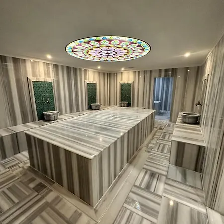 מלון Golden Rock Hotel&spa סייד