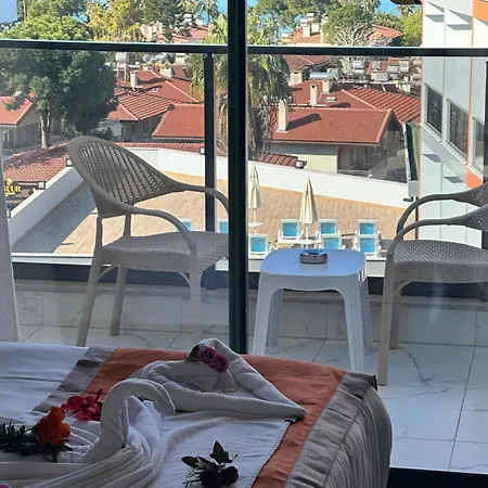 Golden Rock Hotel&spa סייד