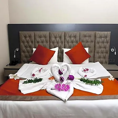 Golden Rock Hotel&spa Side