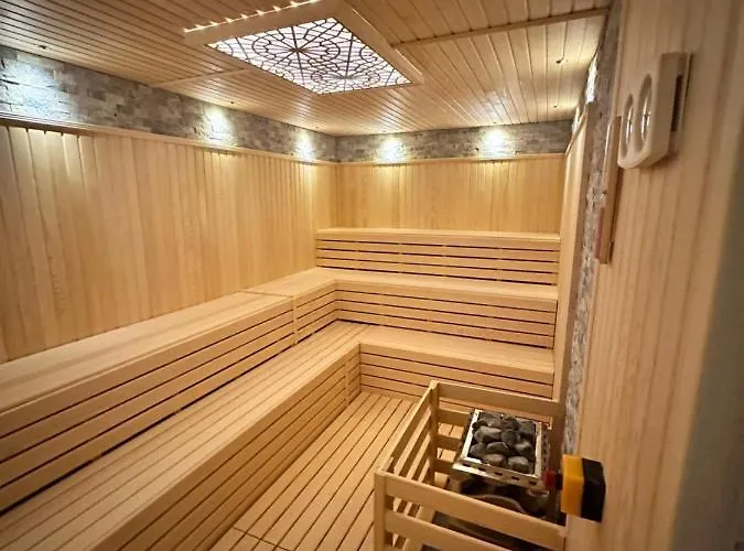 Golden Rock Hotel&spa סייד