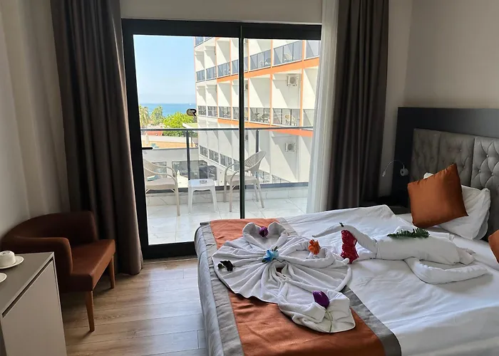 Golden Rock Hotel&spa 4* Side