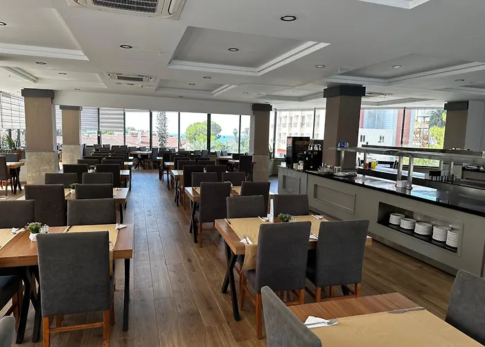 Golden Rock Hotel&spa ホテル