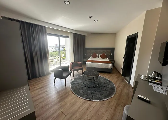 Golden Rock Hotel&spa Hotel Sidé