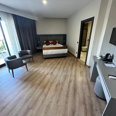 Golden Rock Hotel&spa